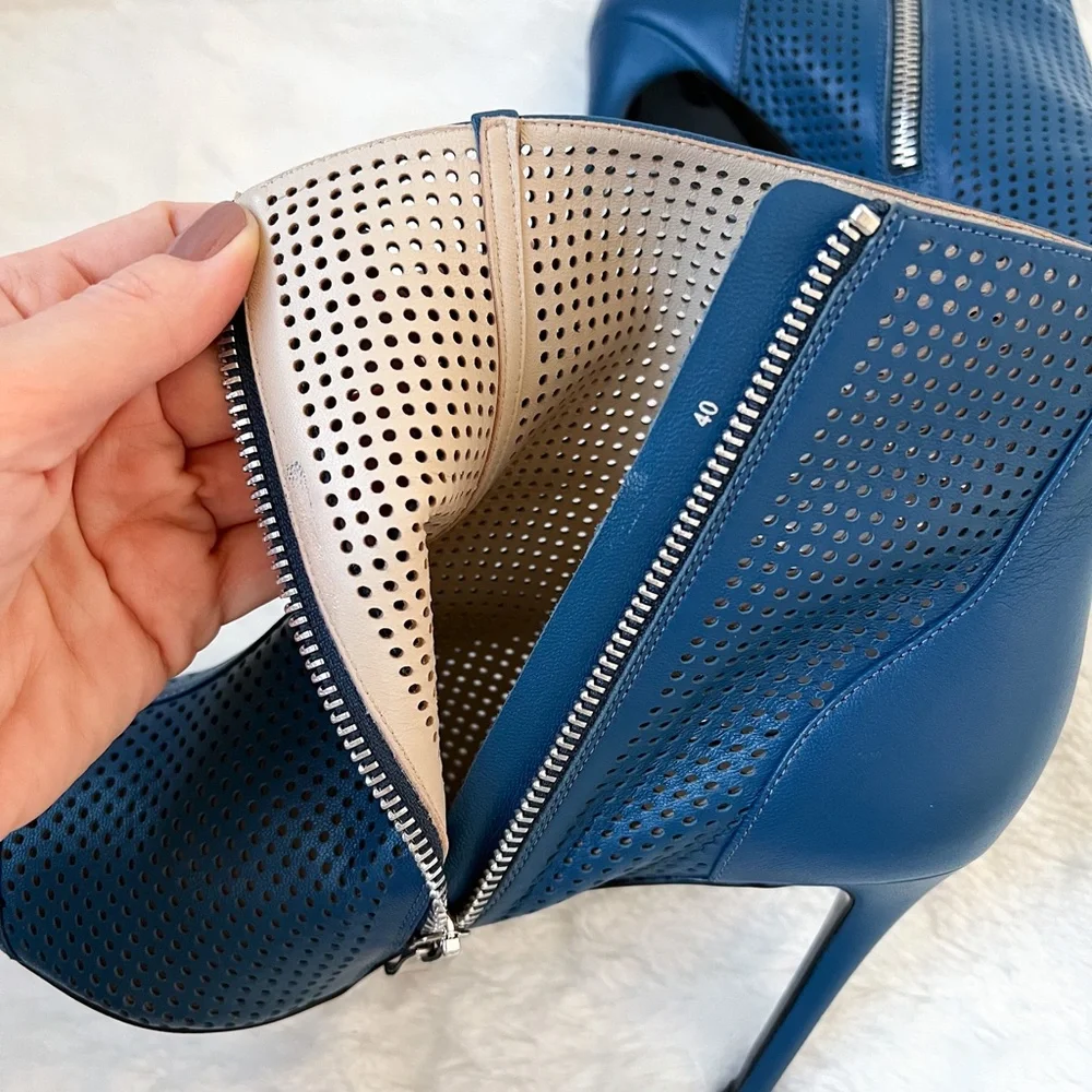$599 Loriblu Perforated Blue Leather Ankle Boots Booties High Heel Pointy Toe 40